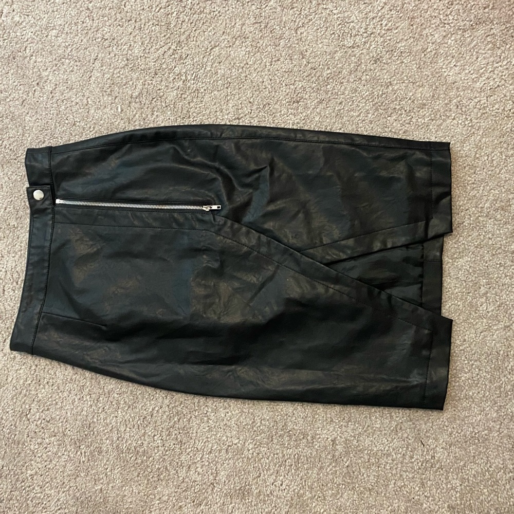 Black faux leather skirt forever21 - Picture 6 of 6